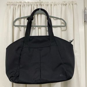 NWOT: Lululemon Black Duffle / Gym Bag